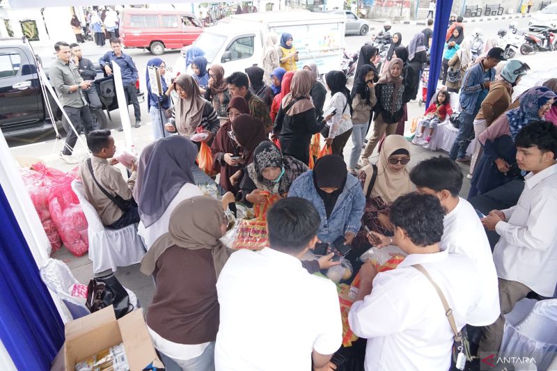 BI dan Pemkot Bukittinggi Gelar Gerakan Pangan Murah, Bantu Warga Dapatkan Pangan Terjangkau.