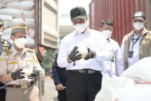 Mentan Amran Sulaiman Tegaskan Impor Beras Ilegal Khianati 115 Juta Petani