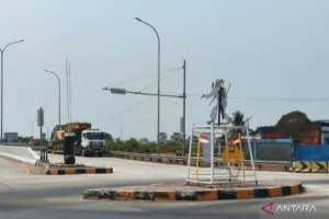 Ornamen Ujungan Bekasi Menghiasi Simpang Gerbang Tol Gabus Tambun Utara