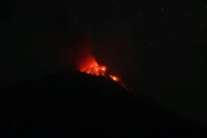 Pemerintah Kabupaten Lembata Batasi Aktivitas Wisata di Kawasan Gunung Ile Lewotolok