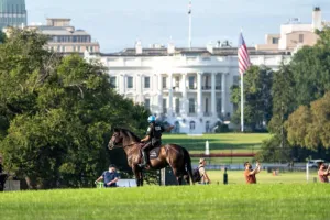 Pengadilan AS Pulihkan Hak CNN, MS Now, dan Politico untuk Meliput di Gedung Putih