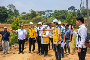 Wali Kota Bogor Tekankan Kualitas dan Kenyamanan Saat Tinjau Lokasi Pembangunan Sekolah Rakyat