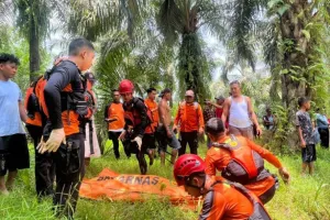 Evakuasi Pria Hanyut di Sungai Sei Lapan Langkat