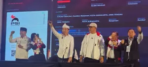 Jokowi Pamerkan Kartu Anggota PSI