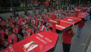 12 Tahun Berlalu, Ribuan Warga Meksiko Tuntut Jawaban soal 43 Mahasiswa Hilang