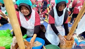 300 Orang Bikin 300 Kg Terasi Pakai 100 Lesung, Bangka Selatan Raih Rekor Dunia