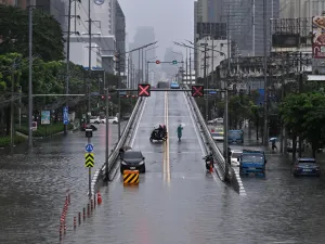 Bangkok Dikepung Banjir, Hujan Deras Bikin Ibu Kota Tailan Lumpuh Total