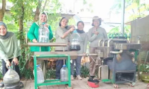 Bukan Sekadar Perjuangkan Emansipasi, Srikandi Kartini Bekasi Ubah Limbah Plastik Jadi BBM