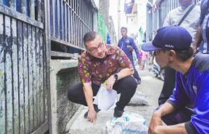 Legislator Tinjau Pengerjaan Saluran Air di Jelambar Baru Jakbar