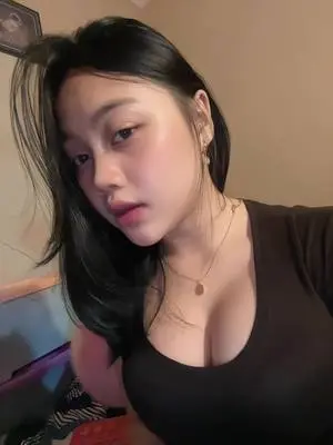 Kunjungi akun @tiaalitptri di TikTok