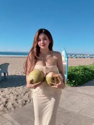 Kunjungi akun @vieeeee72 di TikTok