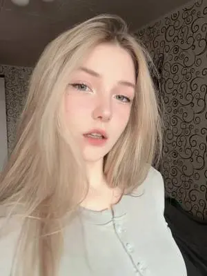 Kunjungi akun @yuelanka di TikTok