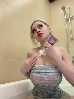 Kunjungi akun @vicidior9051 di TikTok