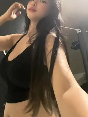 Kunjungi akun @adieveryday di TikTok