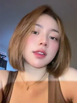 Kunjungi akun @pearlyiy_ di TikTok