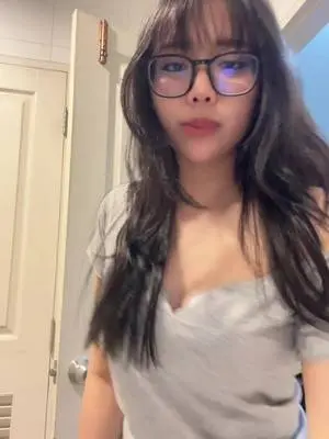 Kunjungi akun @beauty_priyaa di TikTok