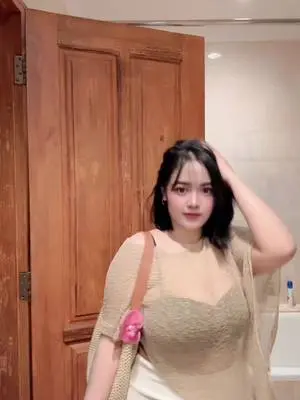Kunjungi akun @ichaaannisha di TikTok