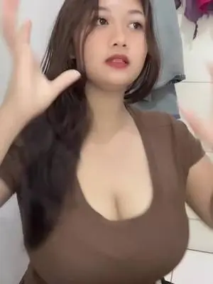 Kunjungi akun @yundia7 di TikTok