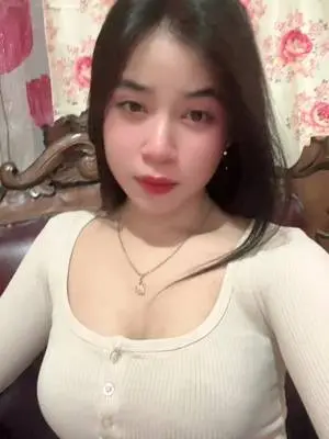 Kunjungi akun @risnarivatiyana_ di TikTok