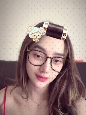 Kunjungi akun @caesaecha di TikTok
