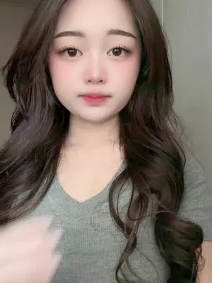 Kunjungi akun @_vyor di TikTok