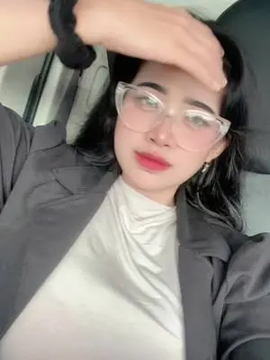 Kunjungi akun @elianacvan04 di TikTok