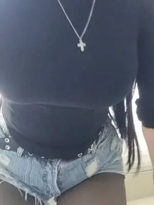Kunjungi akun @sh_ai44 di TikTok