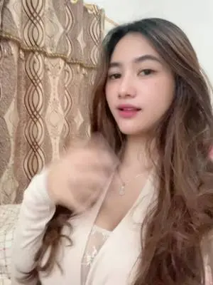 Kunjungi akun @cacarebeccaputry di TikTok