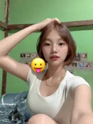 Kunjungi akun @ceyyy0.6 di TikTok