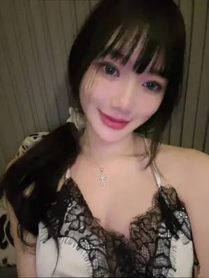Kunjungi akun @carlafayyy di TikTok