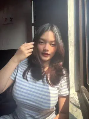 Kunjungi akun @gwenstacyeuh di TikTok