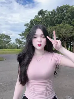 Kunjungi akun @elicyaa__ di TikTok
