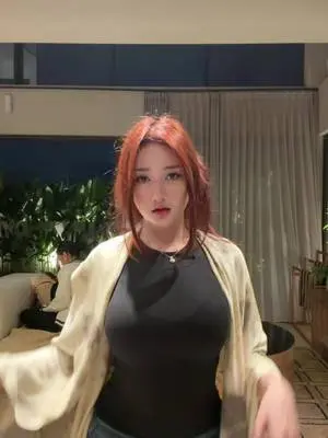 Kunjungi akun @saylviee di TikTok
