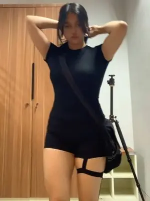 Kunjungi akun @naughty_hamsterr di TikTok
