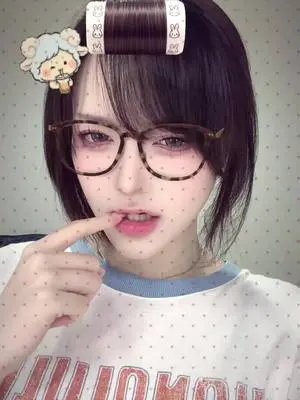 Kunjungi akun @faixveyivy di TikTok