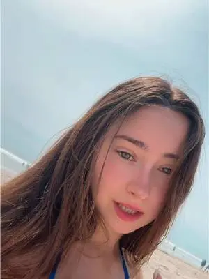 Kunjungi akun @cece_rosee_ di TikTok