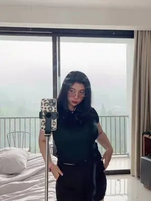 Kunjungi akun @_xaav di TikTok