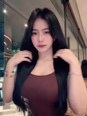 Kunjungi akun @amoyycntip di TikTok
