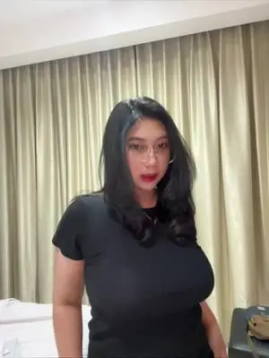 Kunjungi akun @_xaav di TikTok