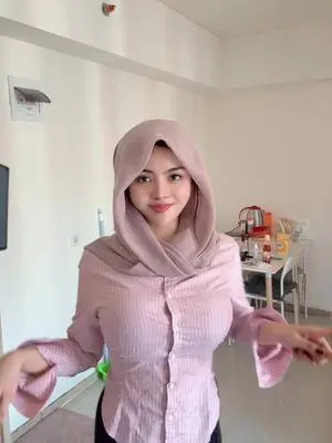 Kunjungi akun @nadyavittt di TikTok