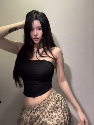 Kunjungi akun @sini_1219 di TikTok