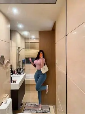 Kunjungi akun @yiyi1o8 di TikTok