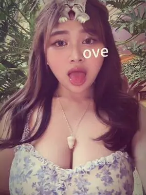 Kunjungi akun @hanimylovesosweett di TikTok