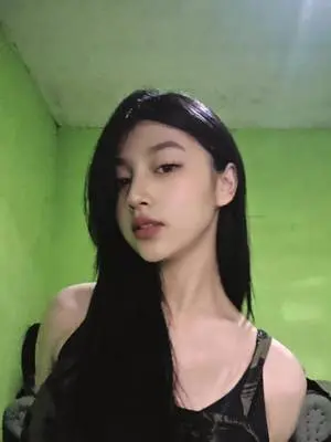 Kunjungi akun @zya11_ di TikTok