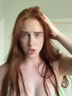 Kunjungi akun @absolute_godess di TikTok