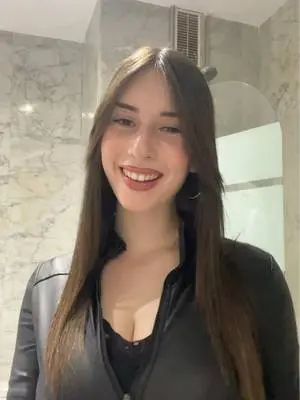 Kunjungi akun @laura.quindi di TikTok