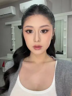 Kunjungi akun @dumblizzie di TikTok