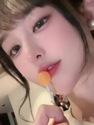 Kunjungi akun @fufu3403cut di TikTok