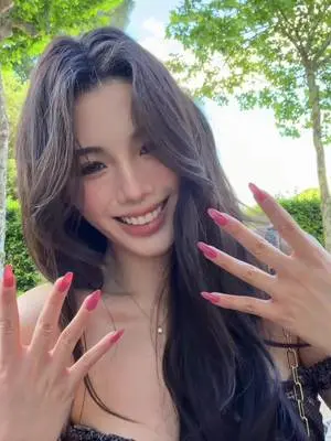 Kunjungi akun @itsshirleylin0 di TikTok