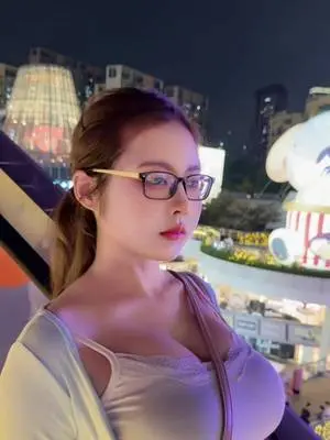 Kunjungi akun @thuhongk2000 di TikTok